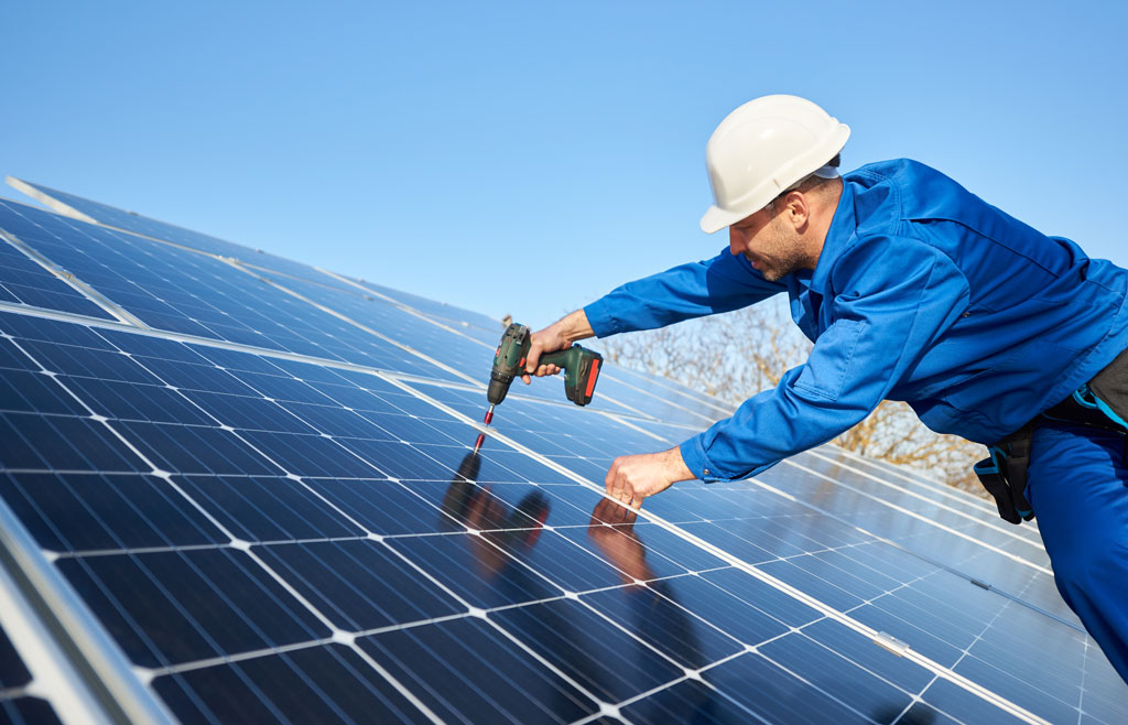 Solaranlage , Photovoltaikanlage, Sonnenscheinsolar, Montage,